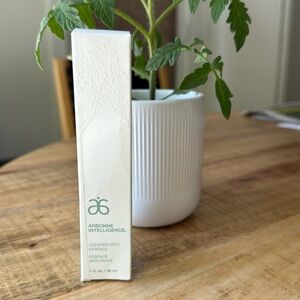 Arbonne Intelligence Counter Spot Essence - Cream